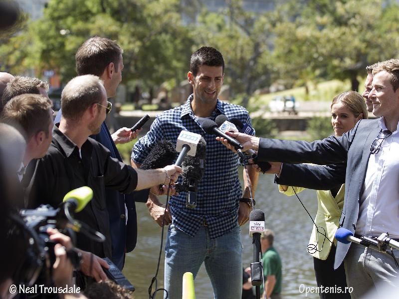 Djokovic si trofeul AO2015
